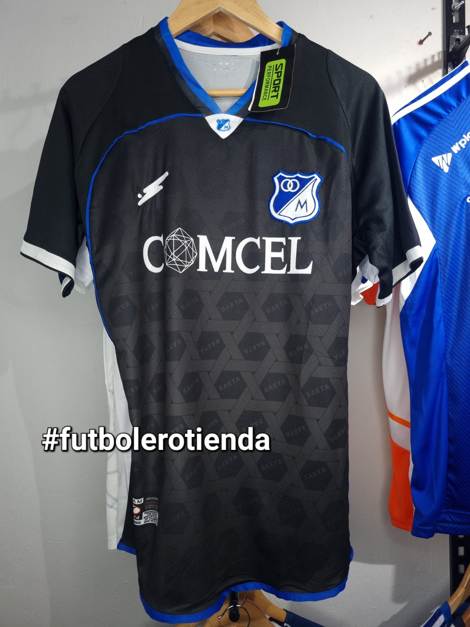 Camiseta Retro Comcel Negra Millonarios futbolerotienda